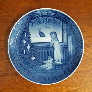 Royal Copenhagen Christmas Plate Vintage -1982